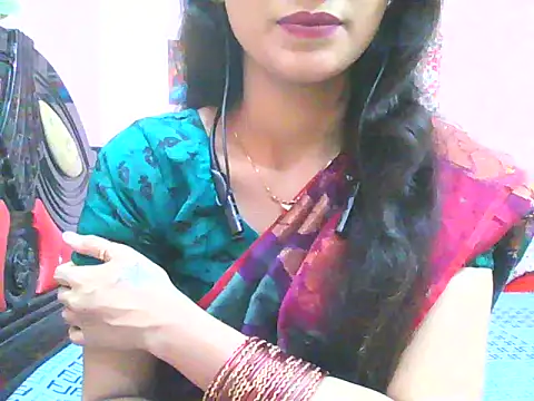 Snapshot of night_queeen7 chatting on November 15, 7:18 pm night queeen7 online show from November 15, 7:18 pm