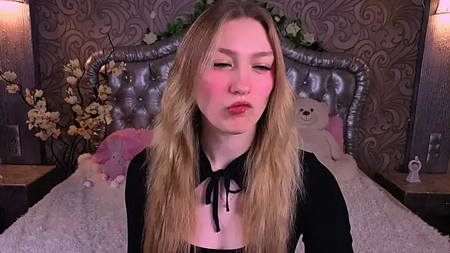 AngelAnabelle online show from April 8, 8:54 pm