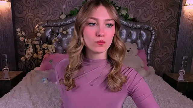 AngelAnabelle online show from April 17, 1:36 pm