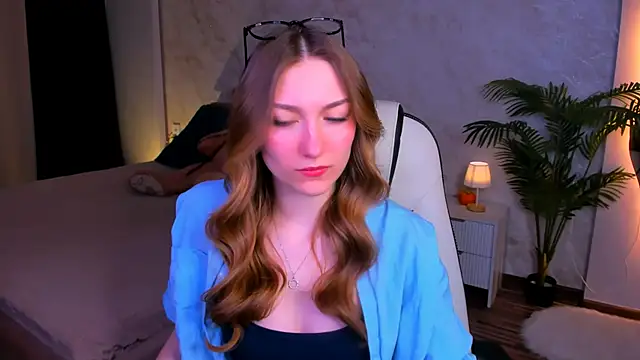 AngelAnabelle online show from December 16, 1:26 pm