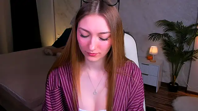 AngelAnabelle online show from December 17, 2:00 pm