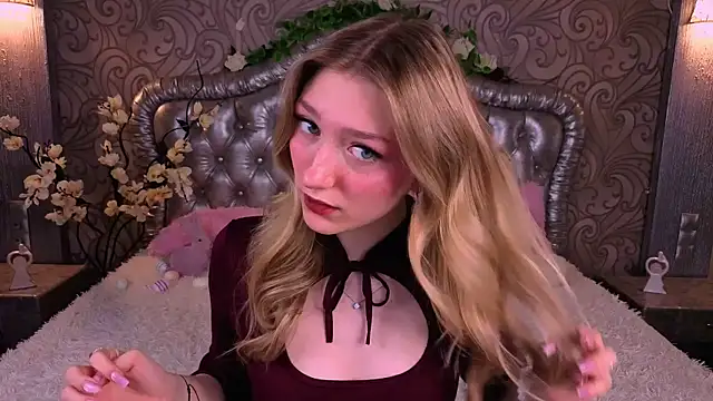 AngelAnabelle online show from March 28, 8:43 pm