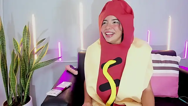 Jules Angel online show from October 31, 1:41 pm