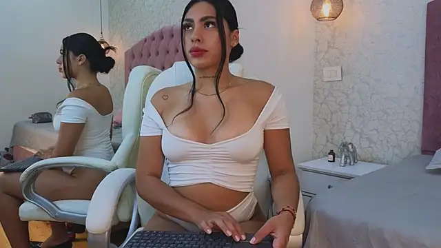 Vanessa Rain  online show from October 24, 7:46 pm