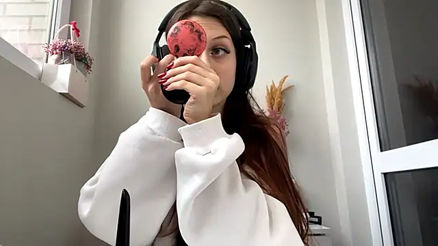 Nayra flash online show from October 10, 1:23 pm