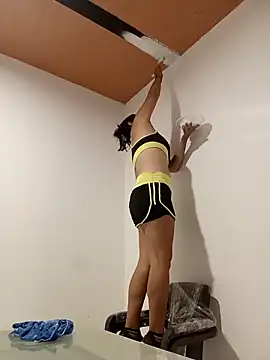 LunaMilf  online show from December 4, 4:39 pm