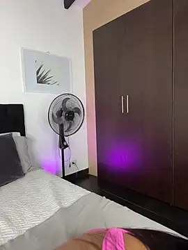 ArieliciousXXX online show from February 28, 1:11 pm