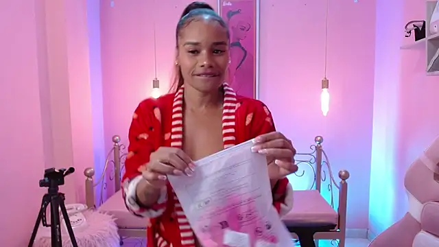 Snapshot of ingrid03_taffur chatting on February 7, 8:28 pm ingrid03 taffur online show from February 7, 8:28 pm