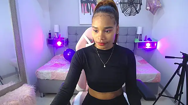 ingrid03 taffur online show from November 4, 7:50 pm