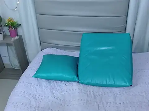 Candela Dubout online show from February 5, 12:34 pm