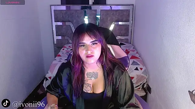 Snapshot of ivoni chatting on November 21, 8:08 pm ivoni online show from November 21, 8:08 pm