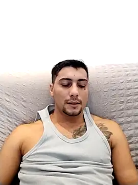 gooddboy01 online show from October 18, 8:38 am