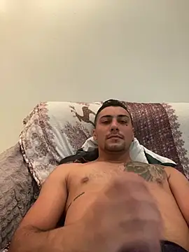 gooddboy01 online show from April 18, 7:07 pm