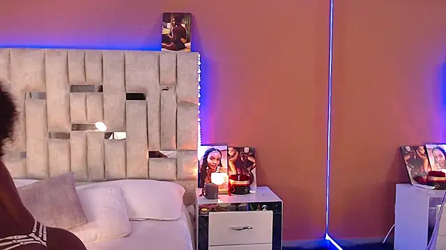 Emily knights online show from November 22, 10:36 am