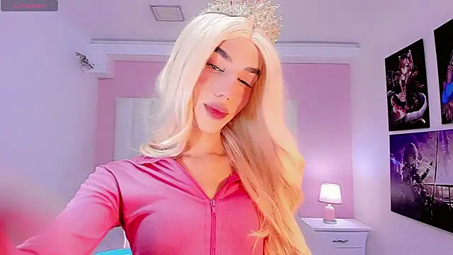 Rreginax online show from November 8, 8:45 pm