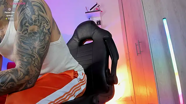  Duriel online show from April 8, 1:01 pm