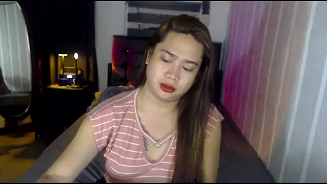 Snapshot of natalia_hernandez chatting on October 3, 10:06 am natalia hernandez online show from October 3, 10:06 am