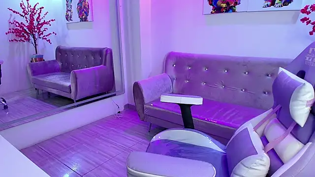 Summer miller online show from October 10, 11:33 am