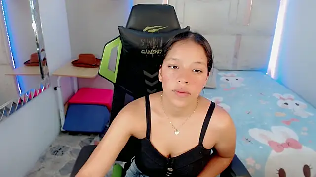 Snapshot of luciana_rosee_ chatting on October 2, 3:37 pm luciana rosee online show from October 2, 3:37 pm