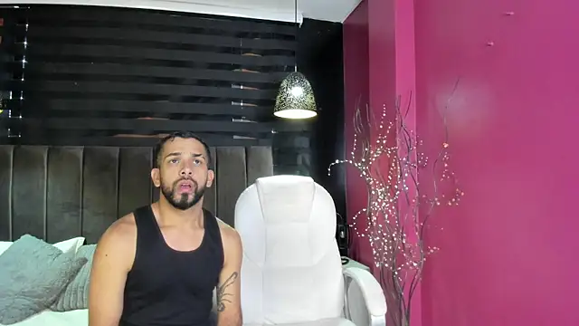 Snapshot of Lobo_sex21 chatting on October 11, 7:48 pm Lobo sex21 online show from October 11, 7:48 pm