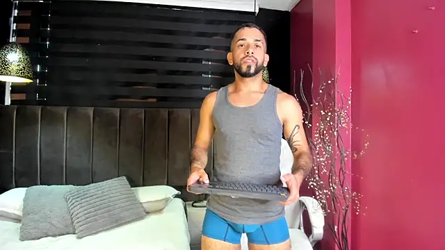 Snapshot of Lobo_sex21 chatting on October 3, 7:26 pm Lobo sex21 online show from October 3, 7:26 pm