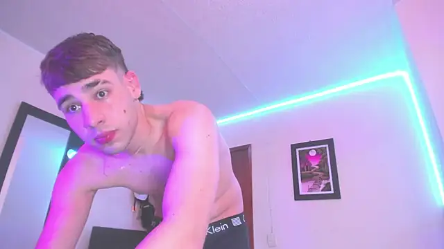 Snapshot of PapiNoha chatting on October 19, 8:00 pm PapiNoha online show from October 19, 8:00 pm