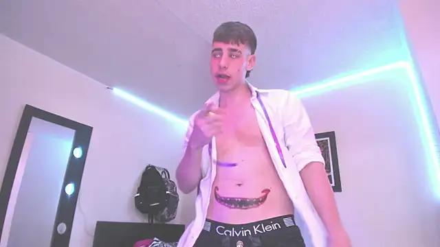 Snapshot of PapiNoha chatting on October 31, 7:43 pm PapiNoha online show from October 31, 7:43 pm