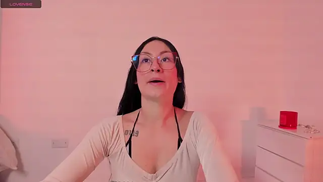 clover tter  online show from November 12, 4:11 pm