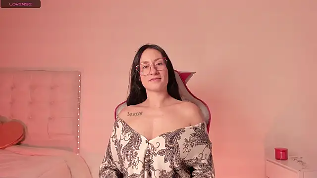 clover tter  online show from November 9, 10:30 am