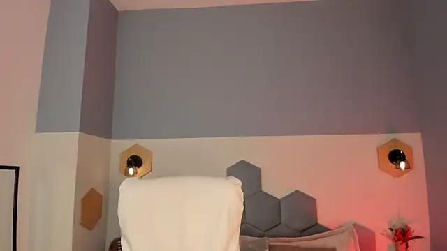 Vanelope evanss online show from January 18, 1:25 pm