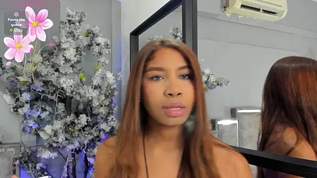 Nahomycarterr online show from April 30, 11:39 am
