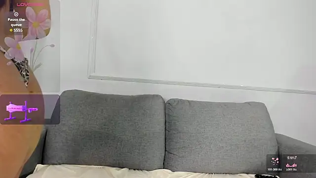 Nahomycarterr online show from April 19, 11:55 am