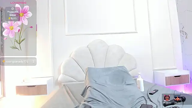 Nahomycarterr online show from March 19, 12:43 am