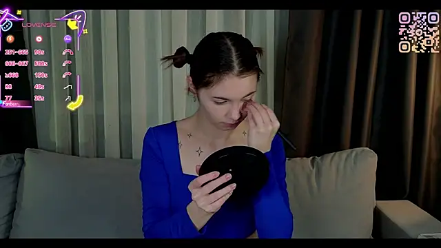 Snapshot of Show_Ray chatting on November 7, 8:02 pm Show Ray online show from November 7, 8:02 pm