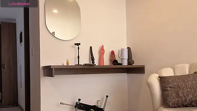 Jade Amado  online show from November 20, 2:40 pm