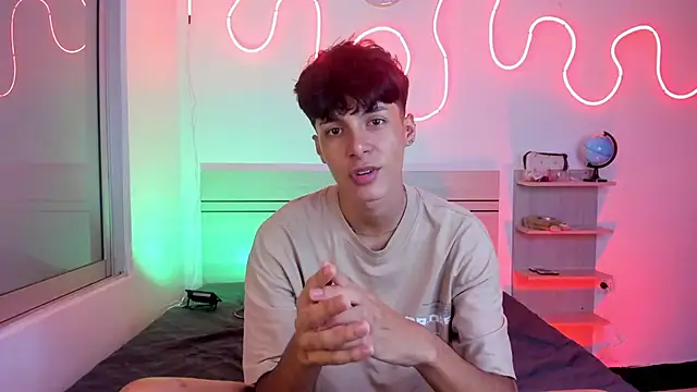 luccas ferreira online show from November 9, 7:07 pm