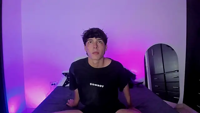 luccas ferreira online show from January 15, 8:01 pm