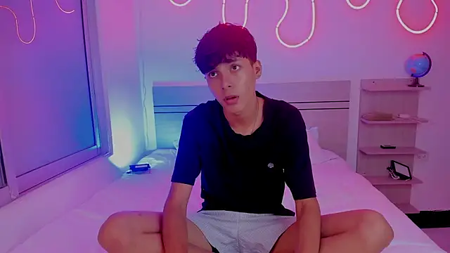 luccas ferreira online show from December 3, 7:35 pm