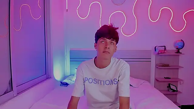 luccas ferreira online show from December 5, 8:17 pm