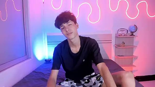 luccas ferreira online show from November 4, 7:39 pm