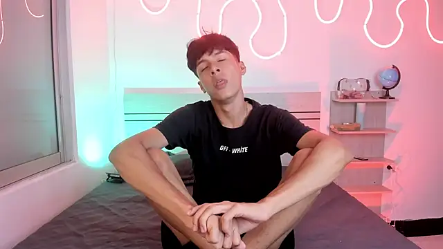 luccas ferreira online show from November 11, 7:08 pm