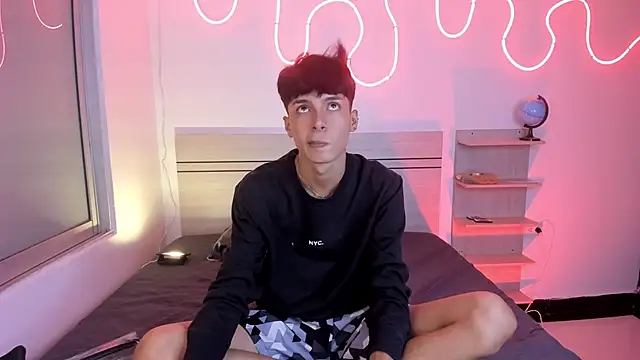 luccas ferreira online show from November 10, 7:08 pm