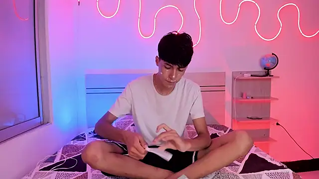 luccas ferreira online show from October 25, 7:03 pm