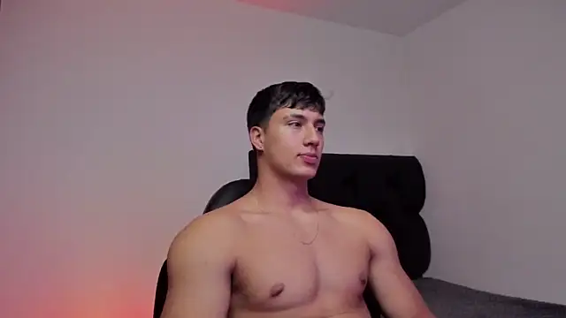 Snapshot of CHRIS_MORGAN1 chatting on October 17, 1:53 am CHRIS MORGAN1 online show from October 17, 1:53 am