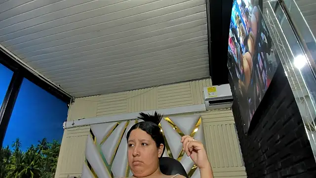 DulcineaSaenz online show from October 8, 7:47 pm