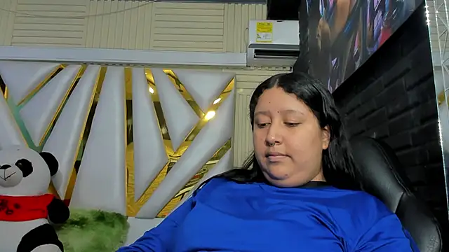 DulcineaSaenz online show from October 10, 7:25 pm