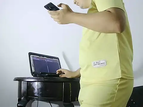 camilowhite 1 online show from October 9, 5:02 pm
