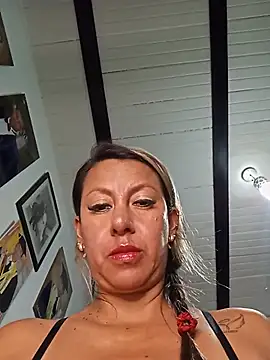 Snapshot of GisellTorres36 chatting on June 12, 3:15 am GisellTorres36 online show from June 12, 3:15 am