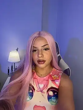 Snapshot of LolaBoobz chatting on October 15, 11:18 am LolaBoobz online show from October 15, 11:18 am