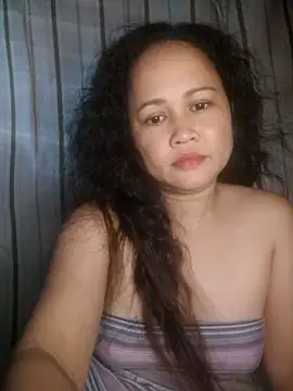 Snapshot of Krestanna chatting on October 29, 7:51 am Krestanna online show from October 29, 7:51 am